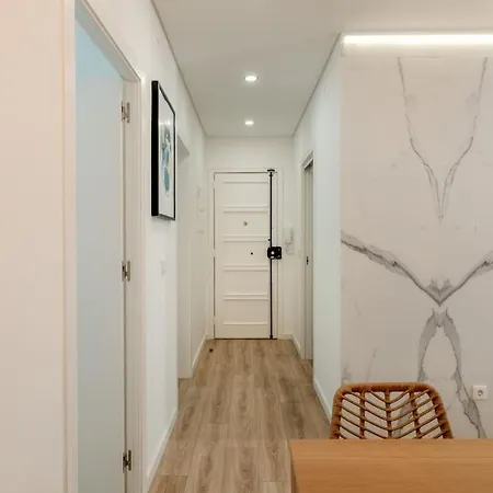 Modern 2-bedroom Center Lisboa