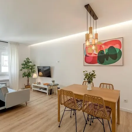 Modern 2-bedroom Center Apartamento