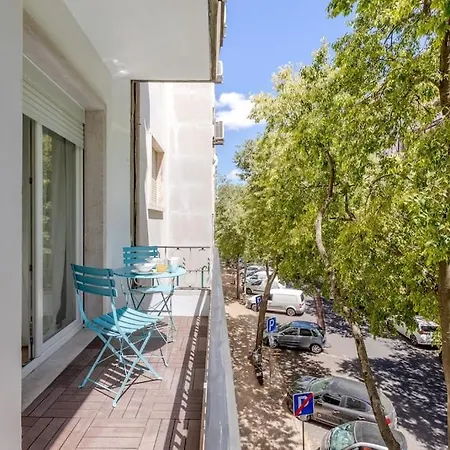Modern 2-bedroom Center Apartman