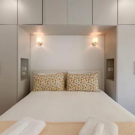 アパート Modern 2-bedroom Center